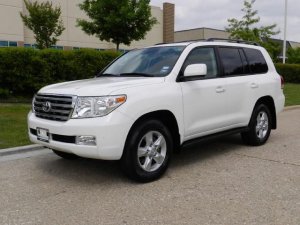 Toyota Land Cruiser 2010, Automatic, 4.4 litres - Katihar photo 1