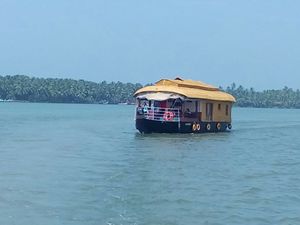 Kasargod book houseboats in kerala - Bangalore photo 1