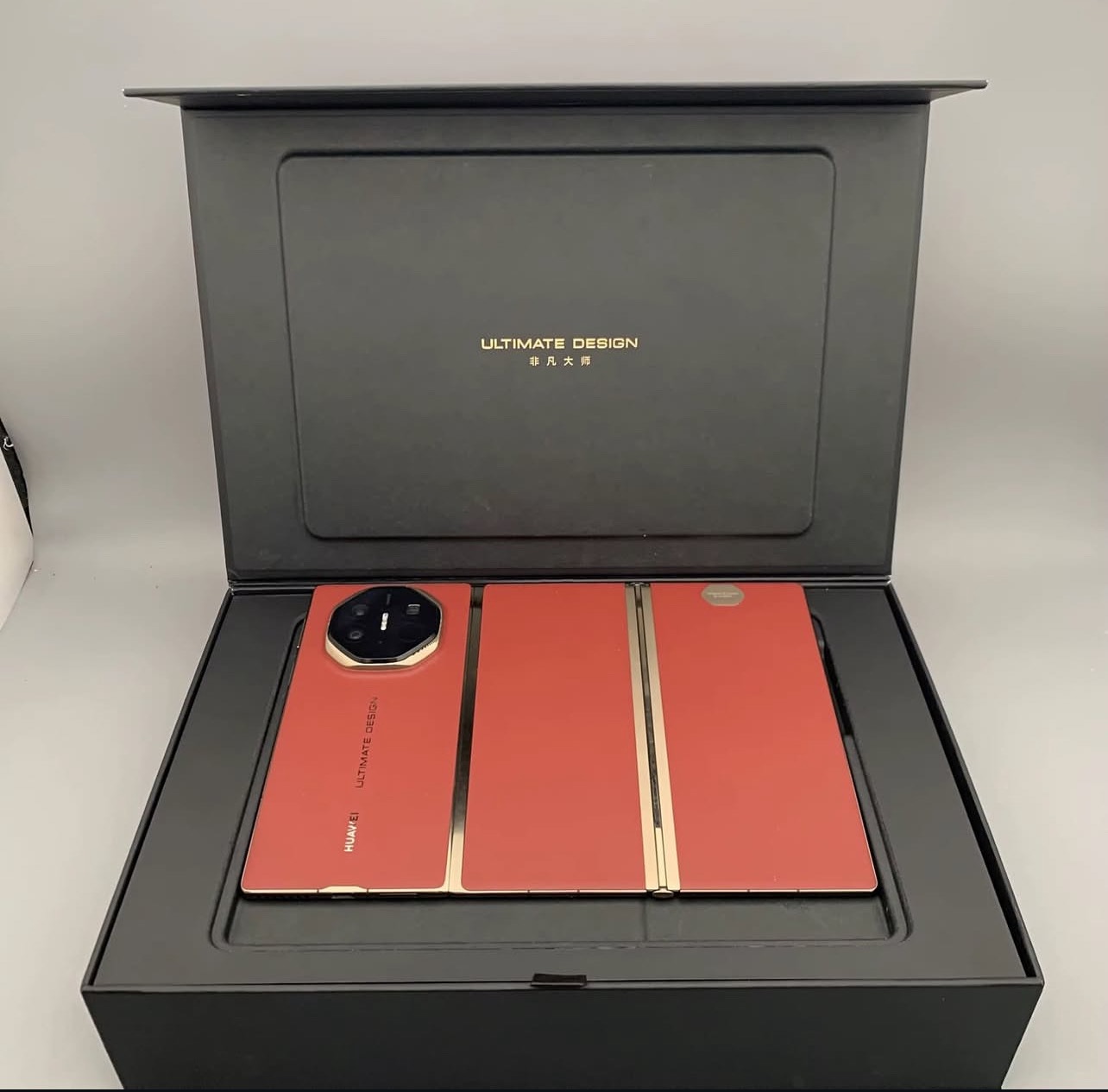 Affordable Offers of Luxury HUA WEI Mate XT ULTIMATE DESIGN 4.2 Kirin 9010 5600mAh 10.2" 5G Smartphone Three-fold Screen Phone