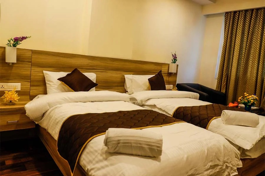 Best Hotels in Vijayawada Near Railway Station | Hotel RN Grand photo 1