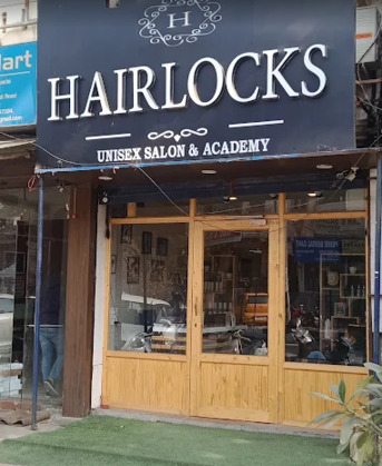 Unisex Salon In Tilak Nagar 05