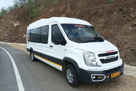 Premium Urbania Rental Services In Delhi For Group Travel