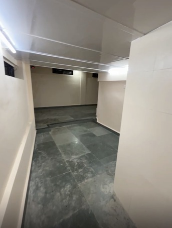 INR 27000/month,  370 Sq. Feet,  A Three Rooms With Bathroom