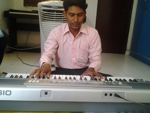 Learn Vocals and Piano from Parvez Sir
having 15 yrs of exp photo 1
