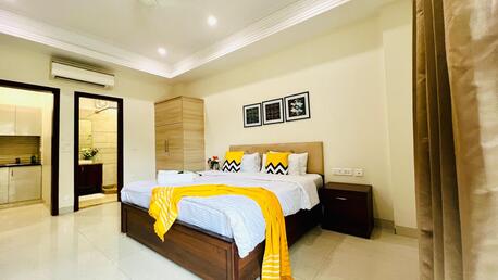INR 2500/day,  Furnished,  Studio,  350 Sq. Feet,  Studio Apartment - Golf Course Road Gurgaon