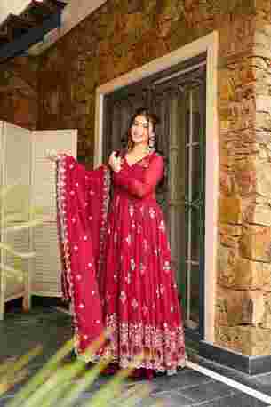 INR 10000,  Buy Idaho Raaniraj Heavy Suit Set Online