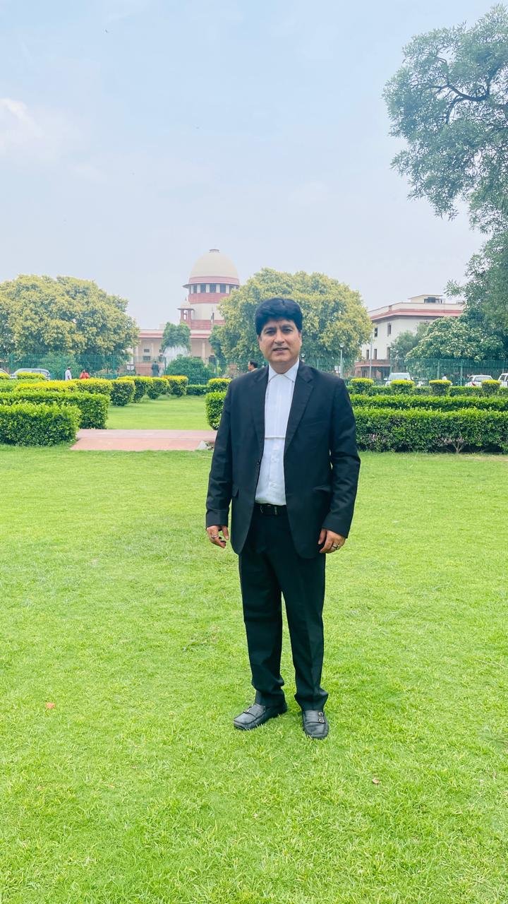 Corporate Advocate Delhi Business Law Services
