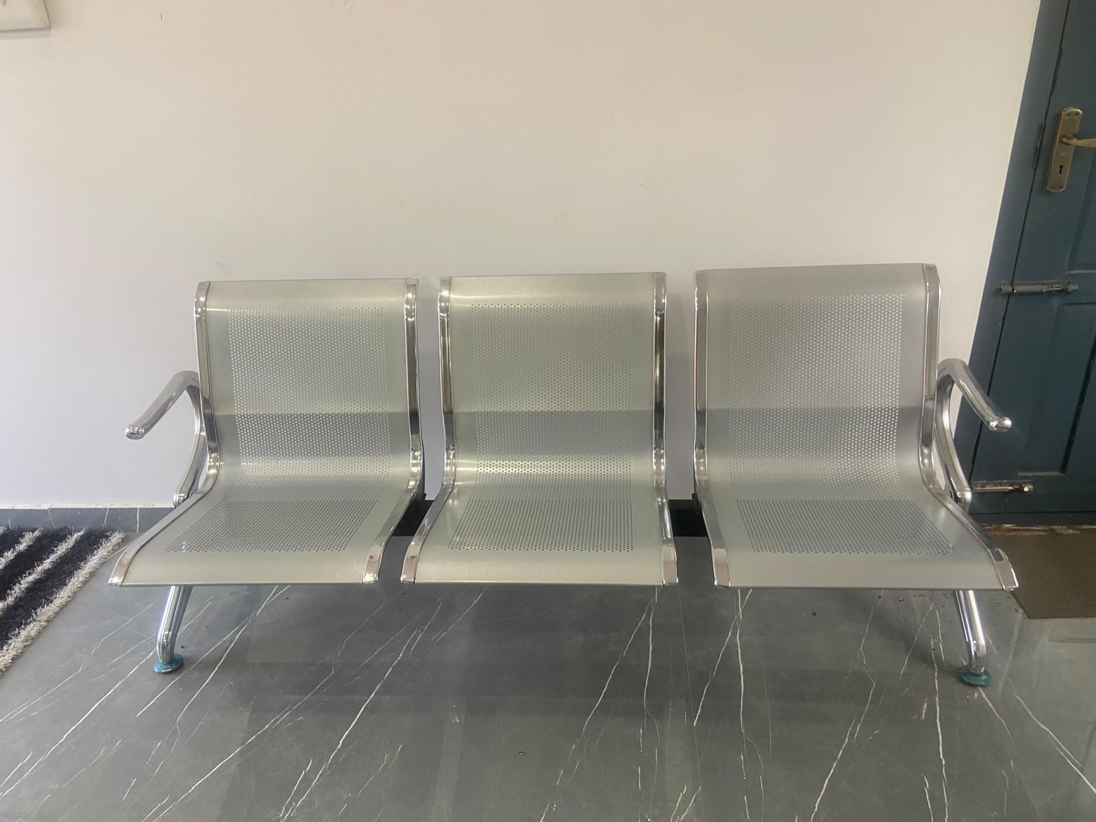 PREMIUM OFFICE FURNITURE & VOLTAS SPLIT AC FOR SALE photo 6