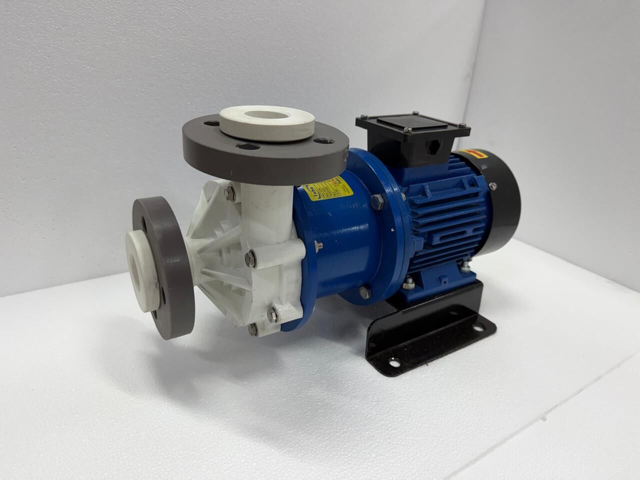 INR 1500049999,  Magnetic Drive Pump photo 1