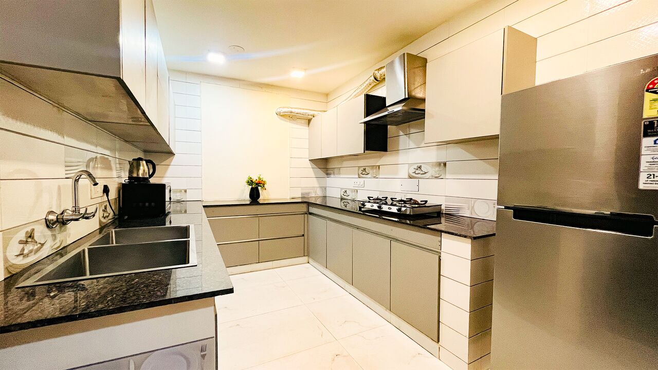 INR 4500/day,  Furnished,  1 BR,  550 Sq. Feet,  One Bedroom Apartment DLF Cyber City