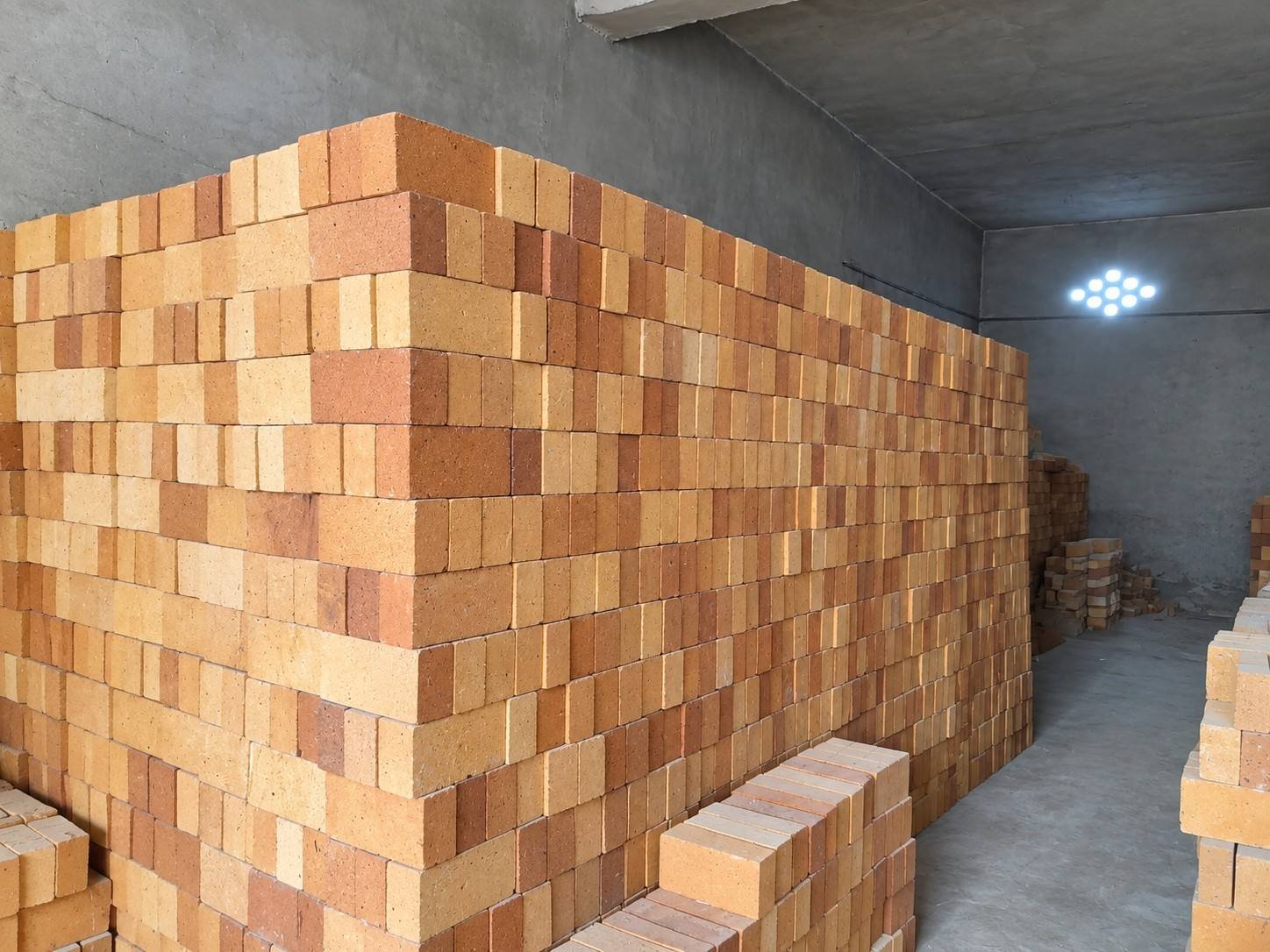 Buy High Alumina Bricks 70% at the Best Price in India photo 2