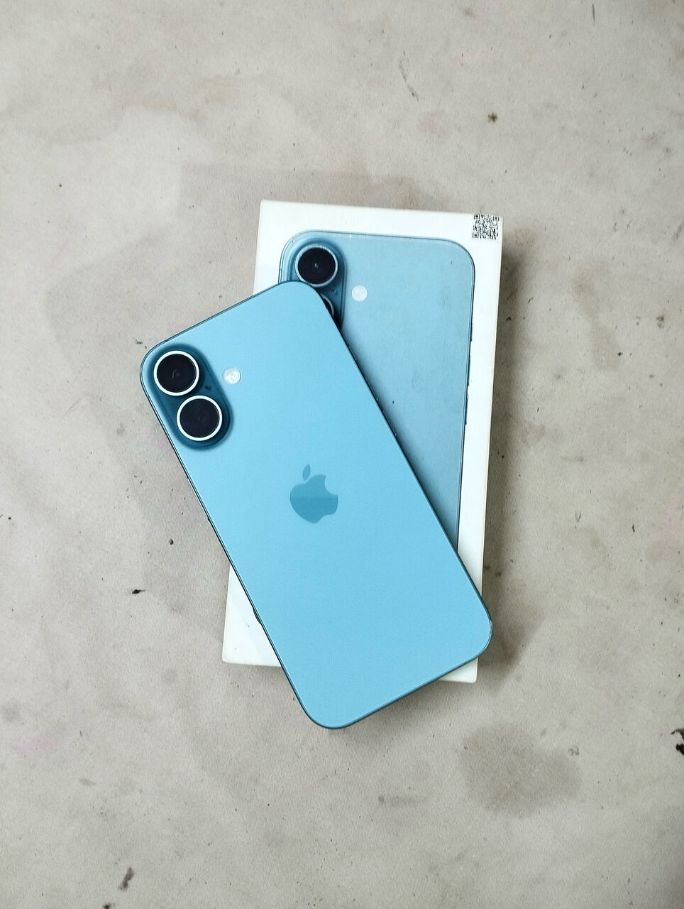 INR 69999,  IPhone 16 | 256GB photo 1