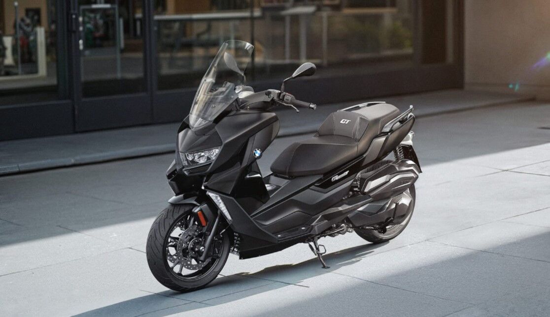 Powerful Scooter With Modern Features - BMW C 400 GT photo 1