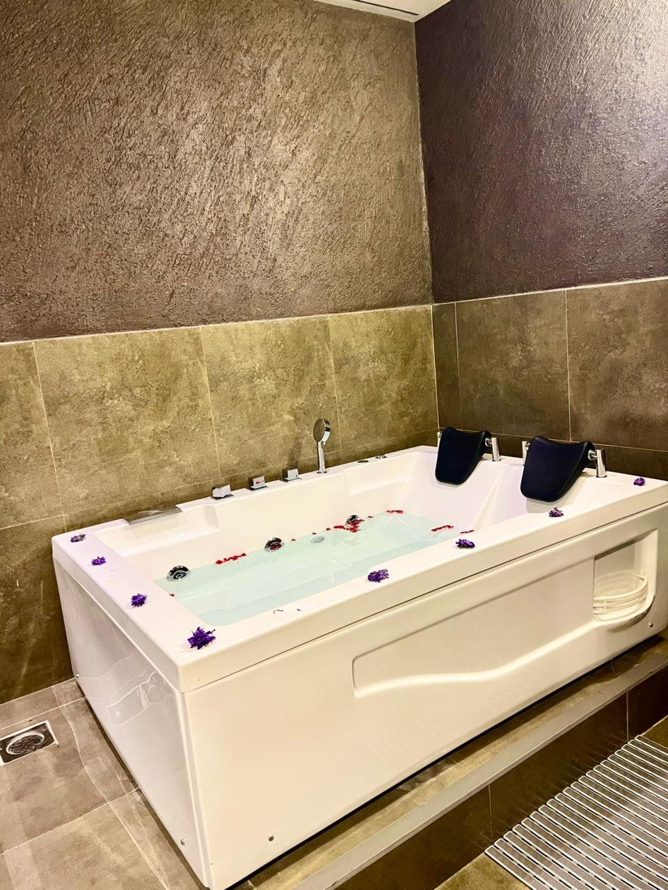 Auric Spa Hosa Road, Bengaluru photo 3