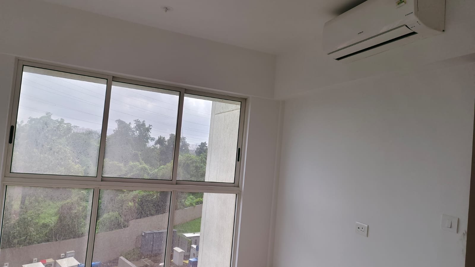 Selling a well-maintained [1 BHK] flat in Lodha Premier Casa Fiora, Palava City, Dombivli East photo 3