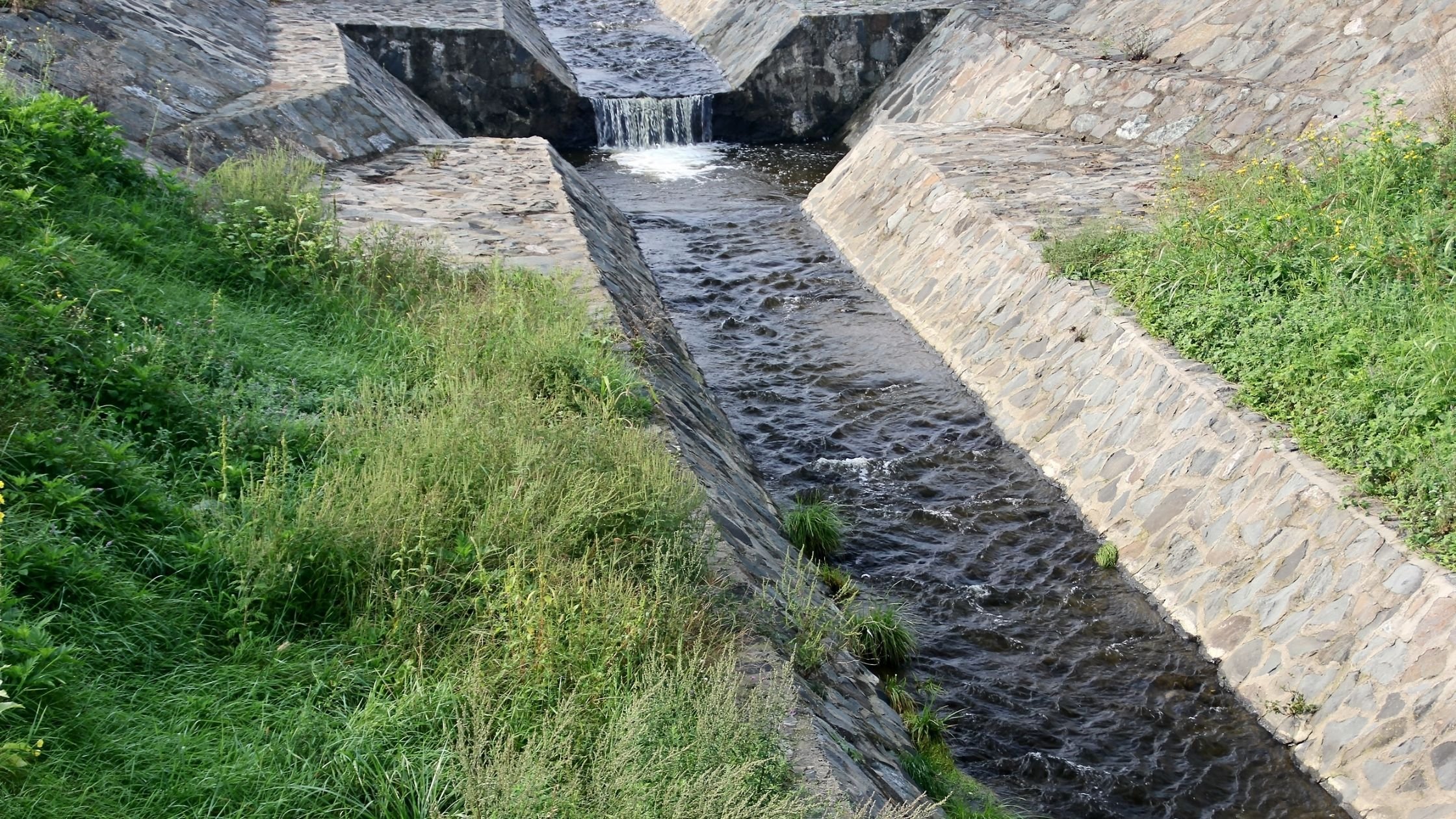 Water & Drainage Systems Contractor photo 1
