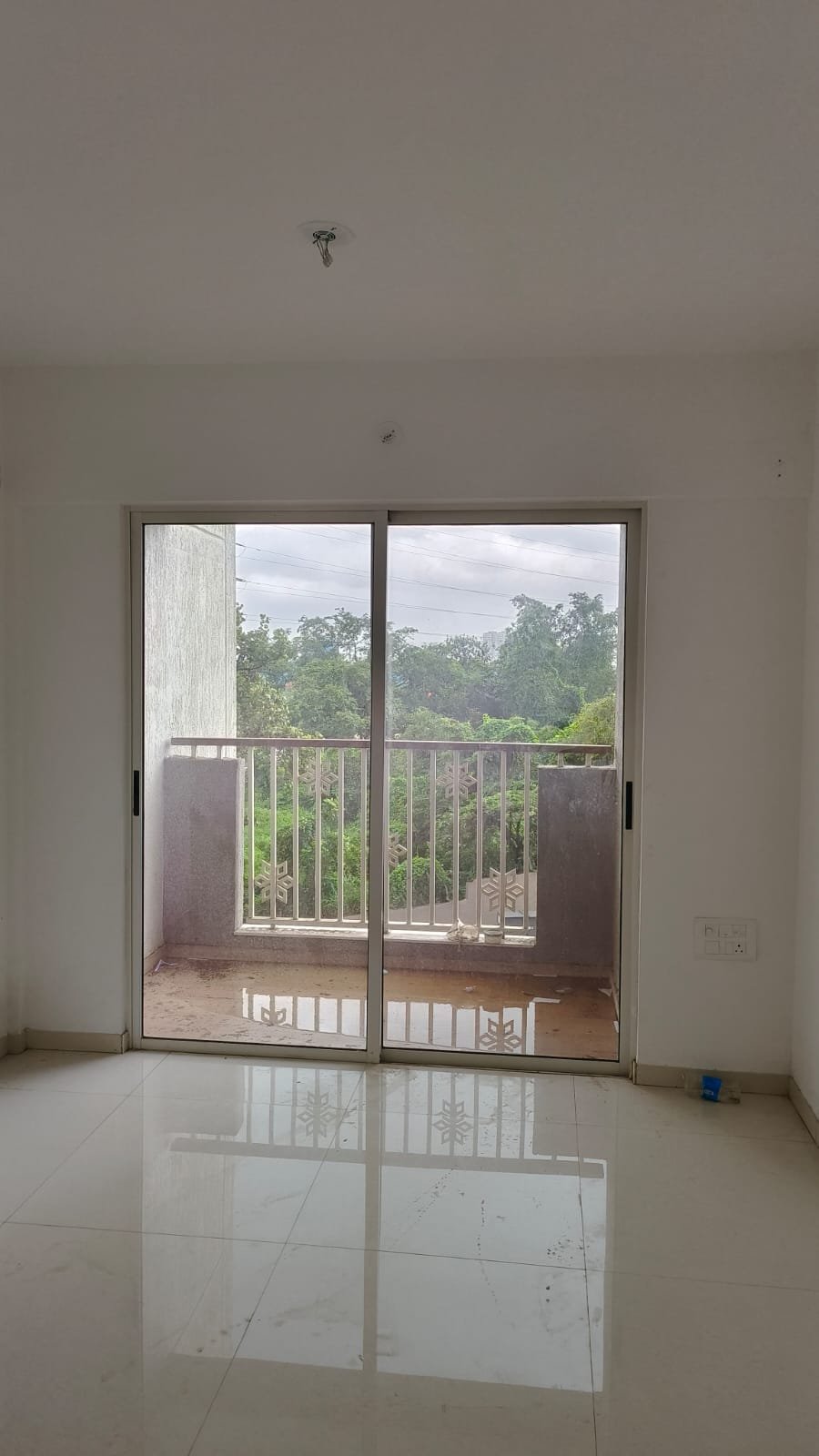 Selling a well-maintained [1 BHK] flat in Lodha Premier Casa Fiora, Palava City, Dombivli East photo 5